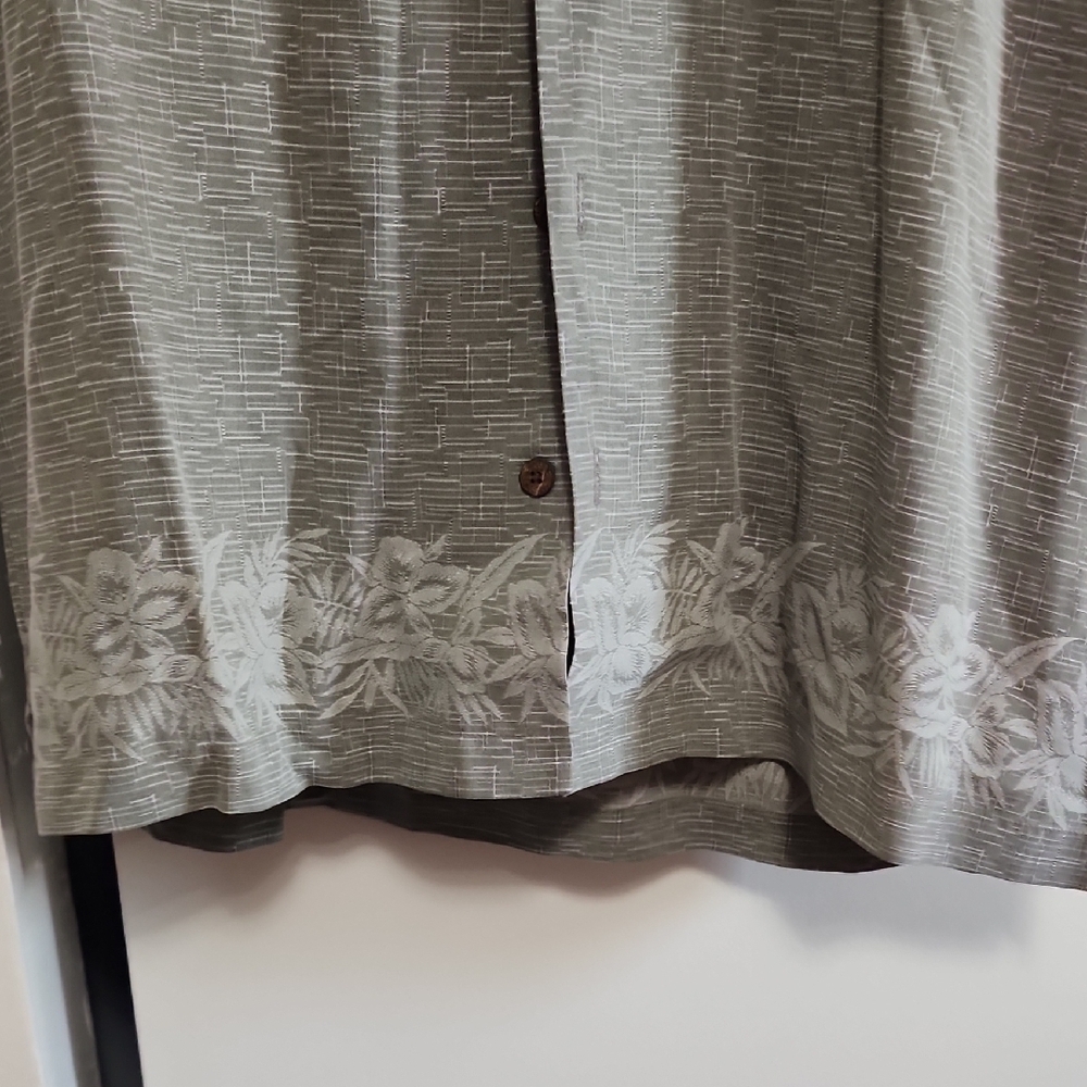 Tommy Bahama VTG Silk Coastal Hawaiian Gray Pattern Casual Button Down Shirt - Picture 5 of 10